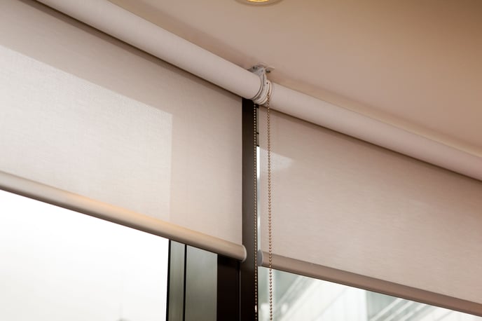 EARNEST YOUNG_COMMERCIAL_INTERNAL BLINDS-SOLAIRE-ROLLER_STD_MANCHESTER_4STAR (5)