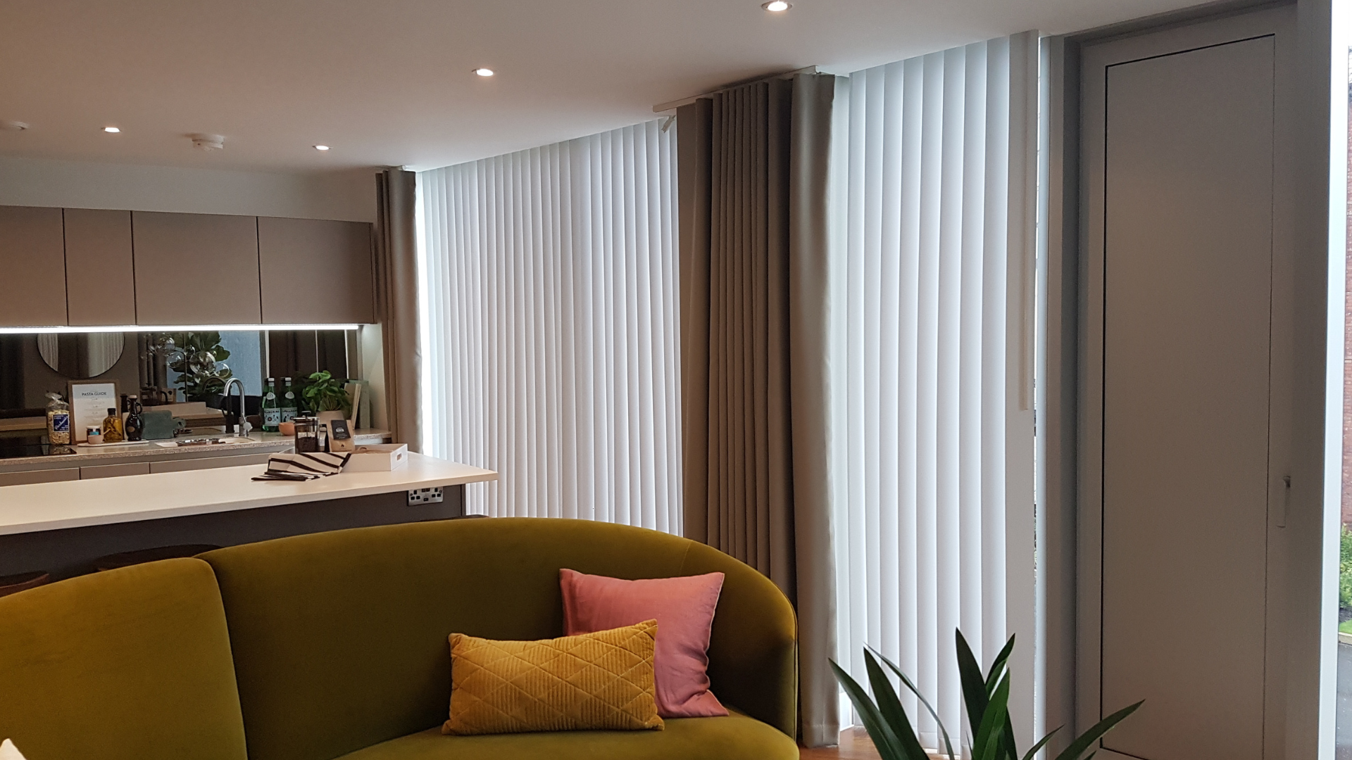 DEANSGATE 1920 x 1080 px