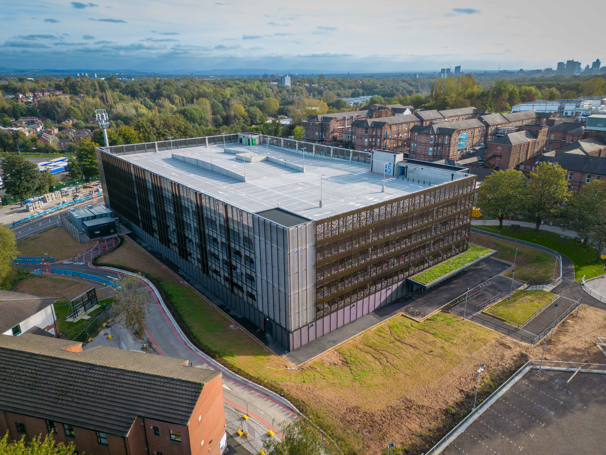 EX31618_5528_NORTH MANCHESTER GENERAL HOSPITAL_CAR PARK_ARCHITECTURAL FACADE_PRO_MANCHESTER_5STAR-4