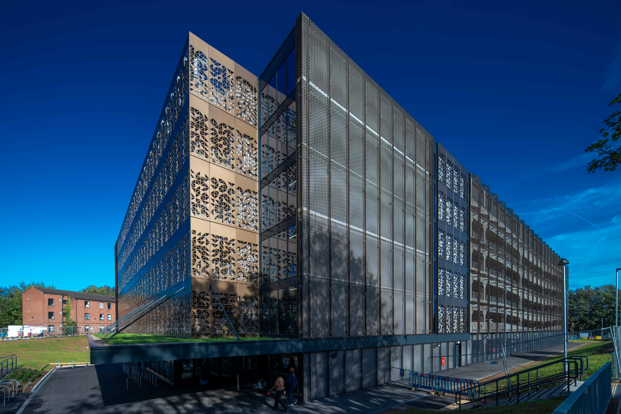 EX31618_5528_NORTH MANCHESTER GENERAL HOSPITAL_CAR PARK_ARCHITECTURAL FACADE_PRO_MANCHESTER_5STAR-5