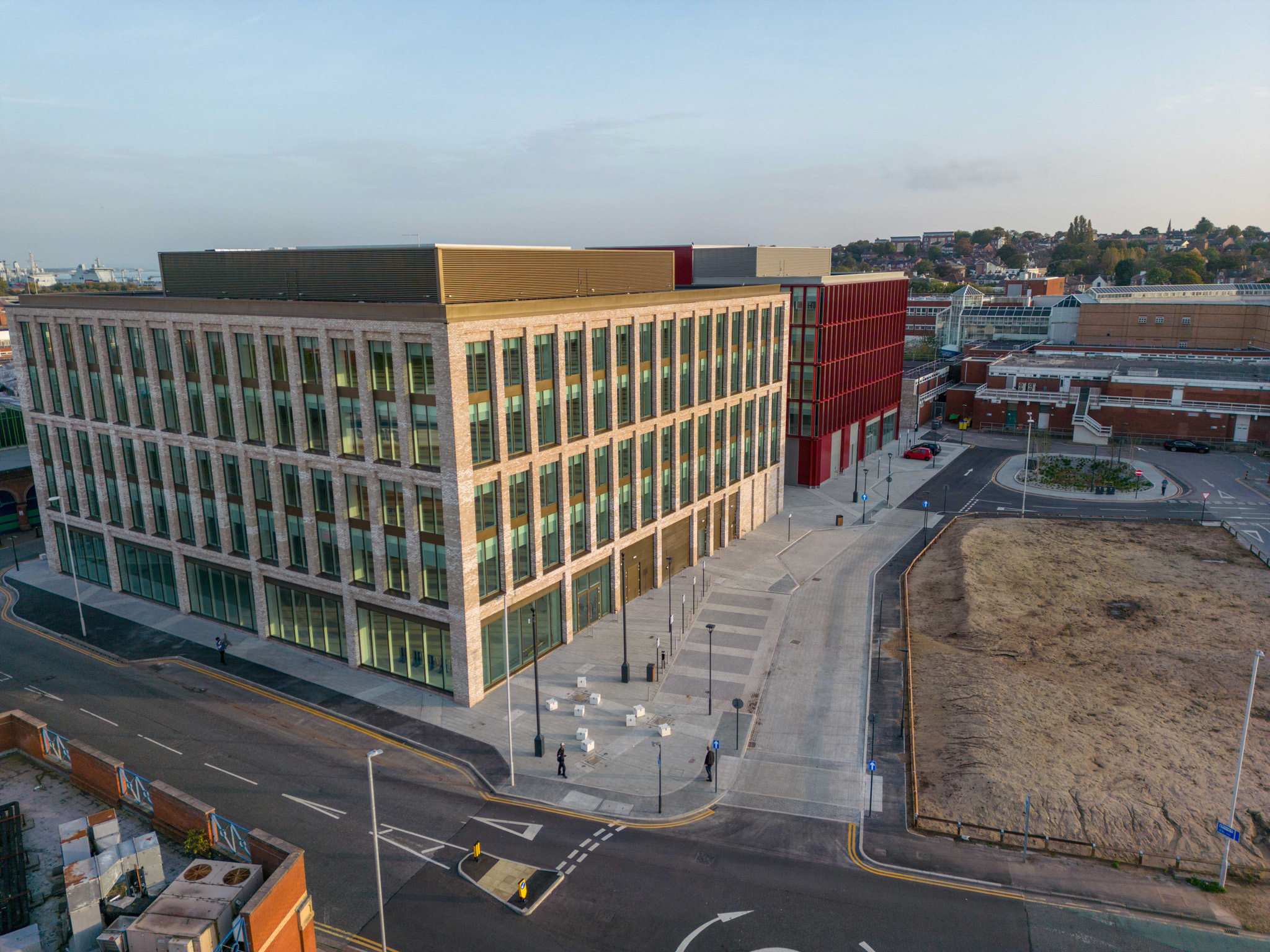 EX31772_5593_WIRRAL GROWTH_OFFICES_LOUVRES_PRO_LIVERPOOL_5STAR-2-1