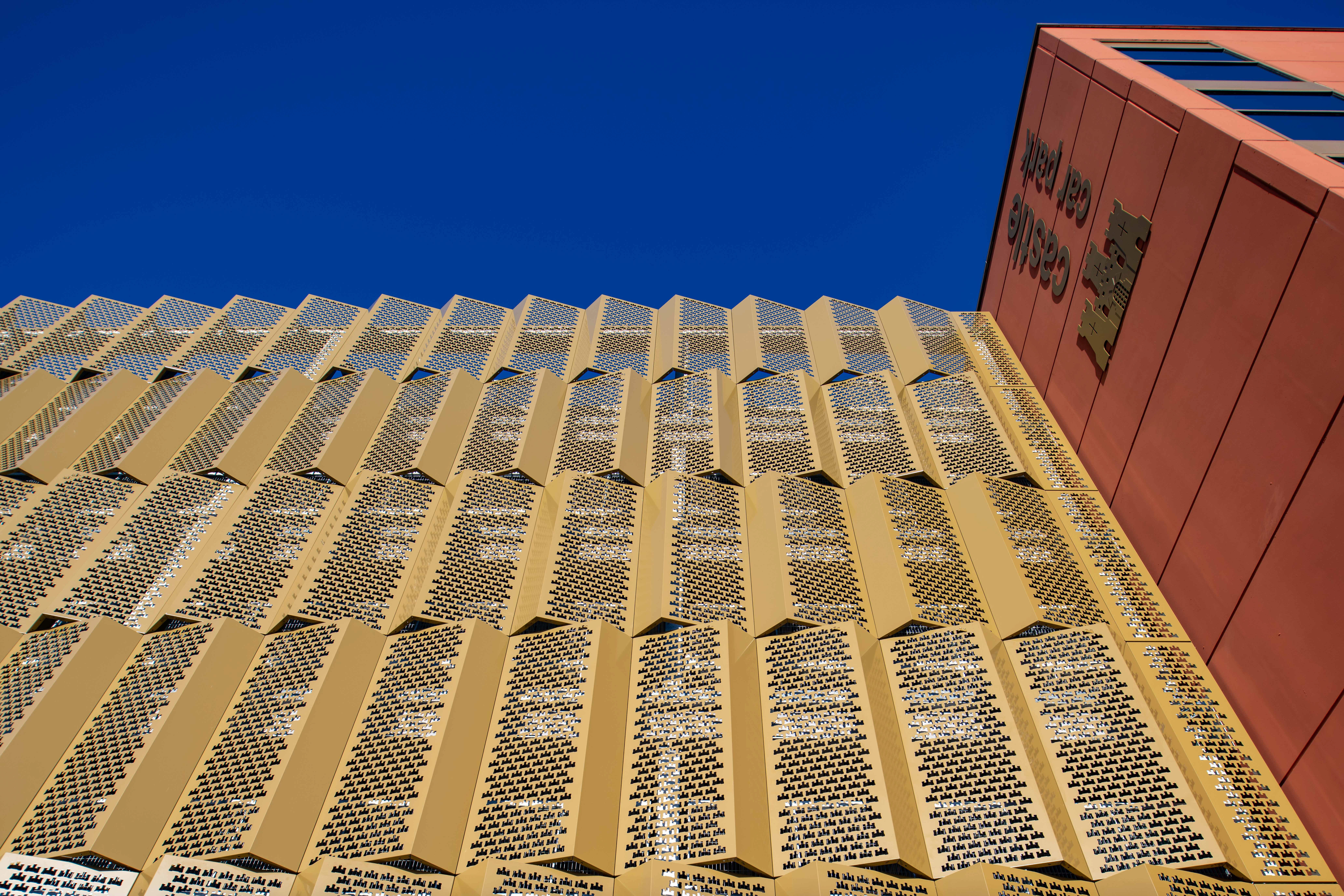 EX32615_6031_NEWCASTLE_UNDER_LYME_CAR_PARK_ARCHITECTURAL_FACADE_PRO_STAFFORDSHIRE_5STAR-02 (1)