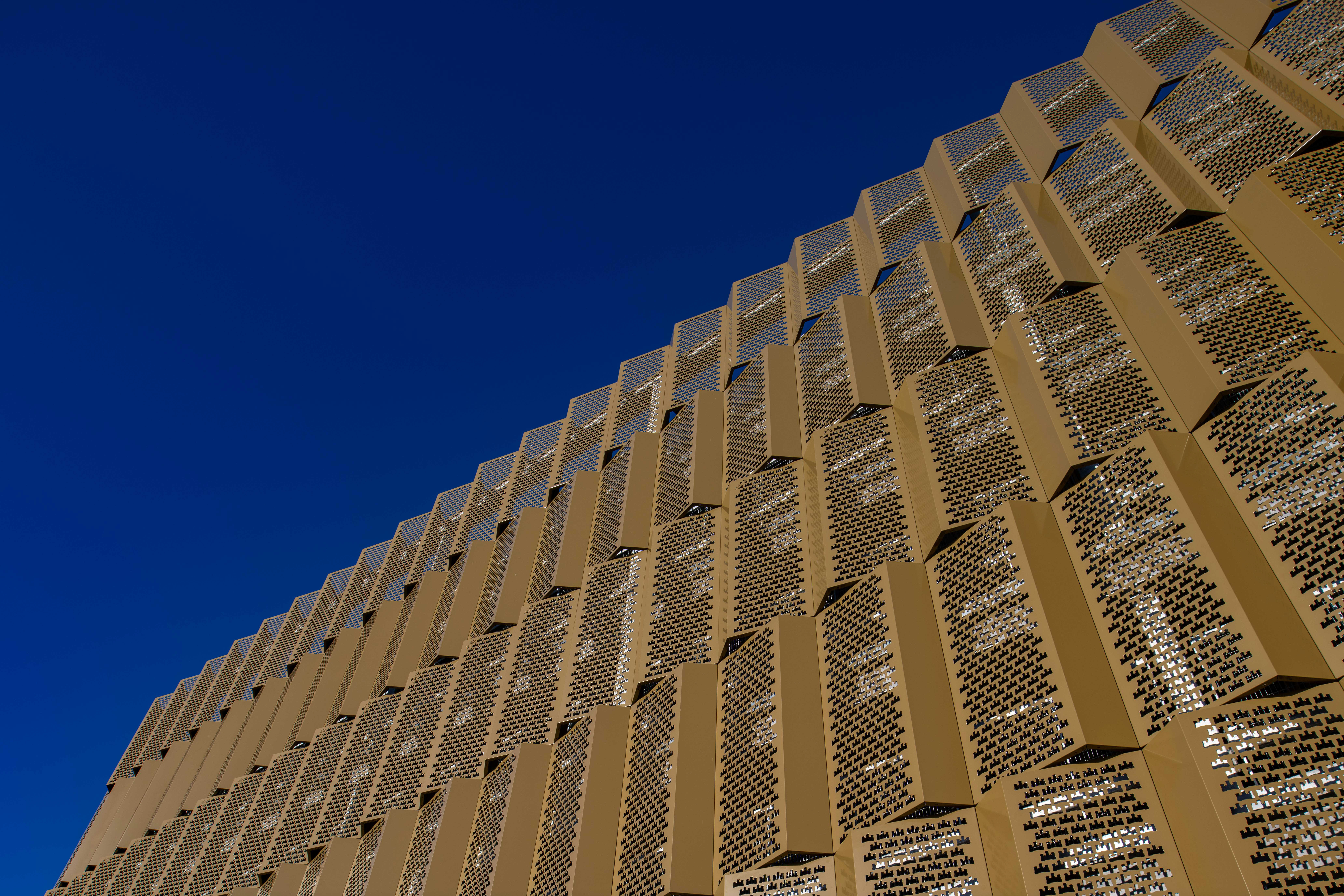 EX32615_6031_NEWCASTLE_UNDER_LYME_CAR_PARK_ARCHITECTURAL_FACADE_PRO_STAFFORDSHIRE_5STAR-03 (1)