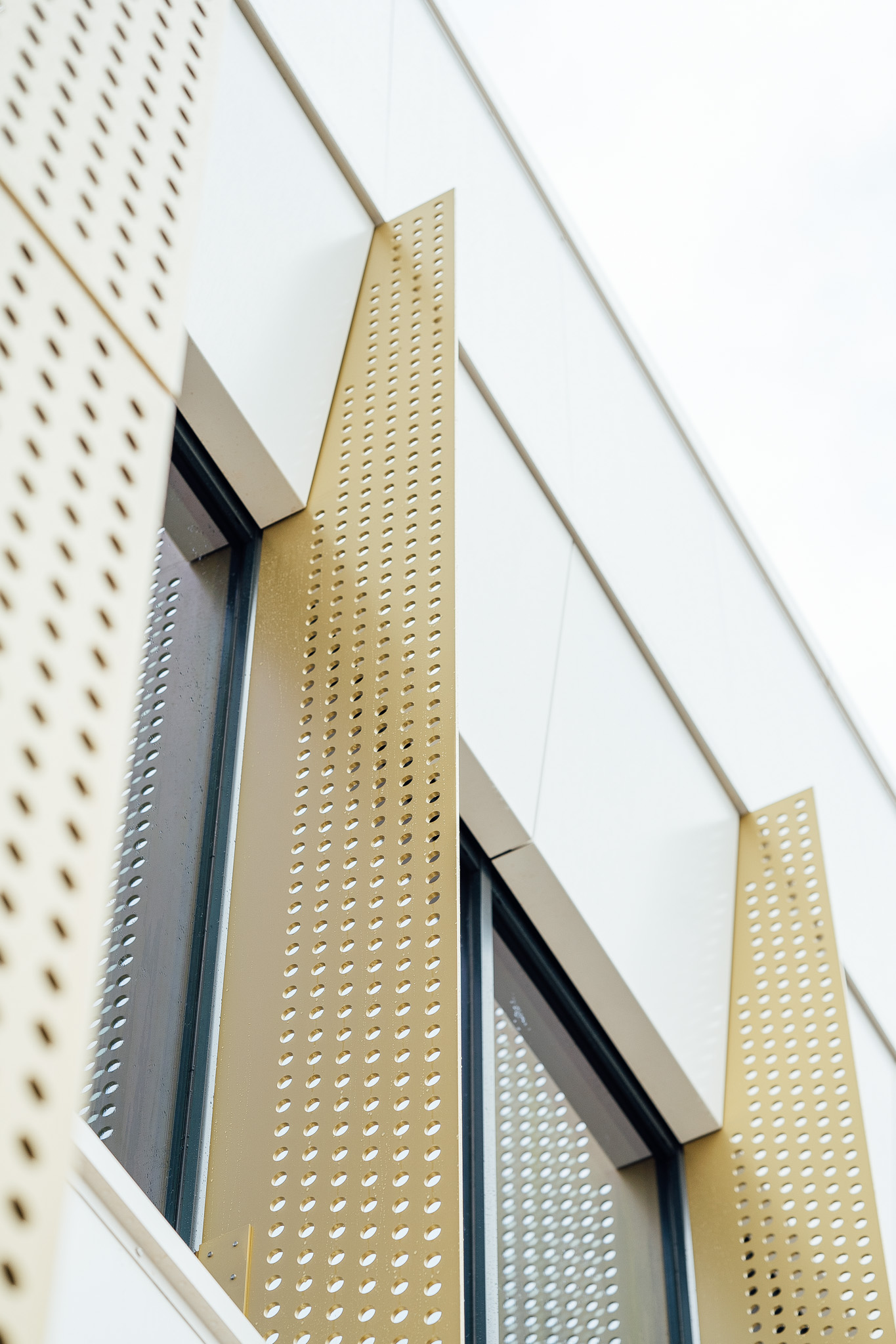 EX33459_5743_WATERS CORPORATION WEST LONGBRIDGE_OFFICE_ARCHITECTURAL FACADE_PRO_BIRMINGHAM_4STAR-2-1