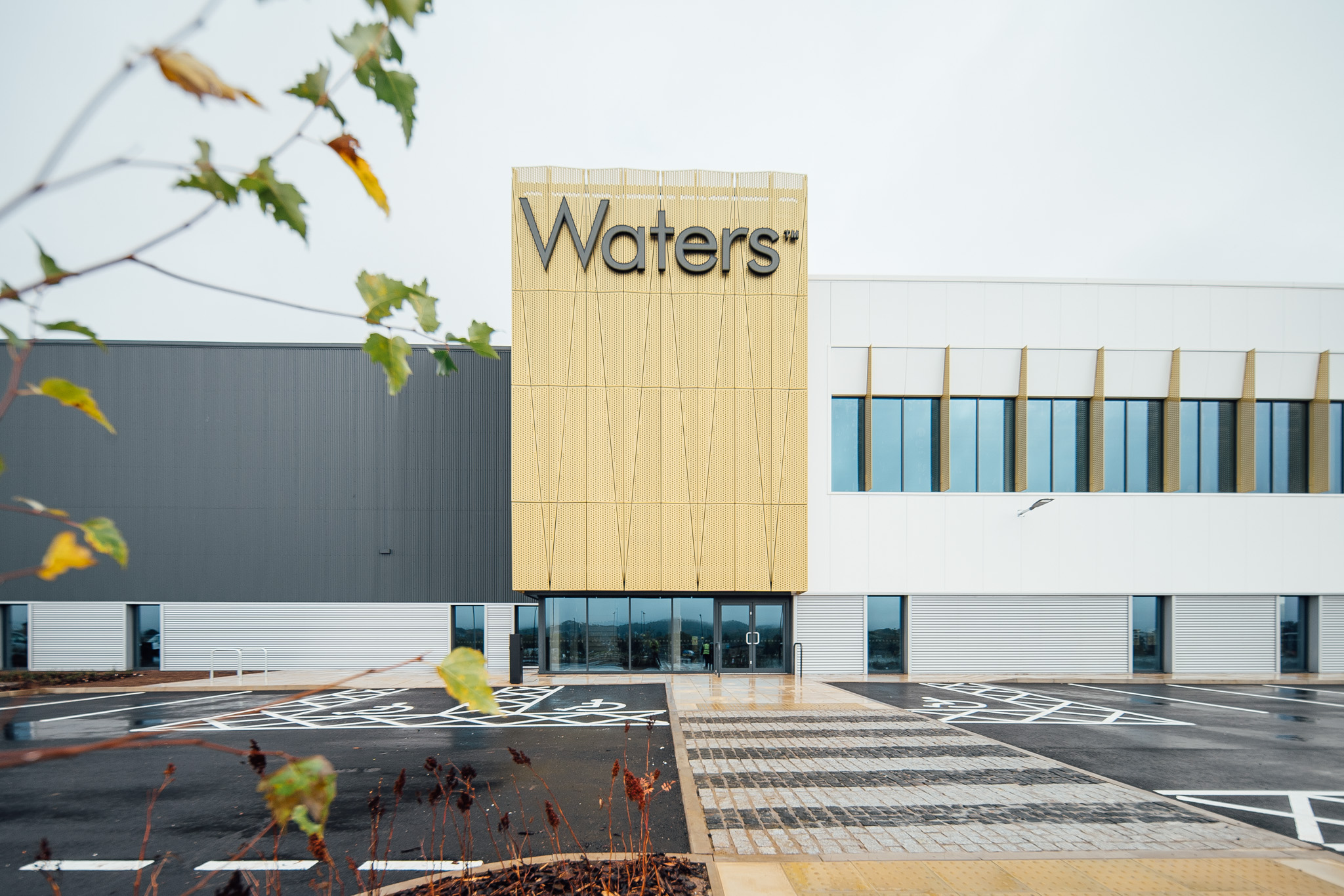 EX33459_5743_WATERS CORPORATION WEST LONGBRIDGE_OFFICE_ARCHITECTURAL FACADE_PRO_BIRMINGHAM_5STAR-6