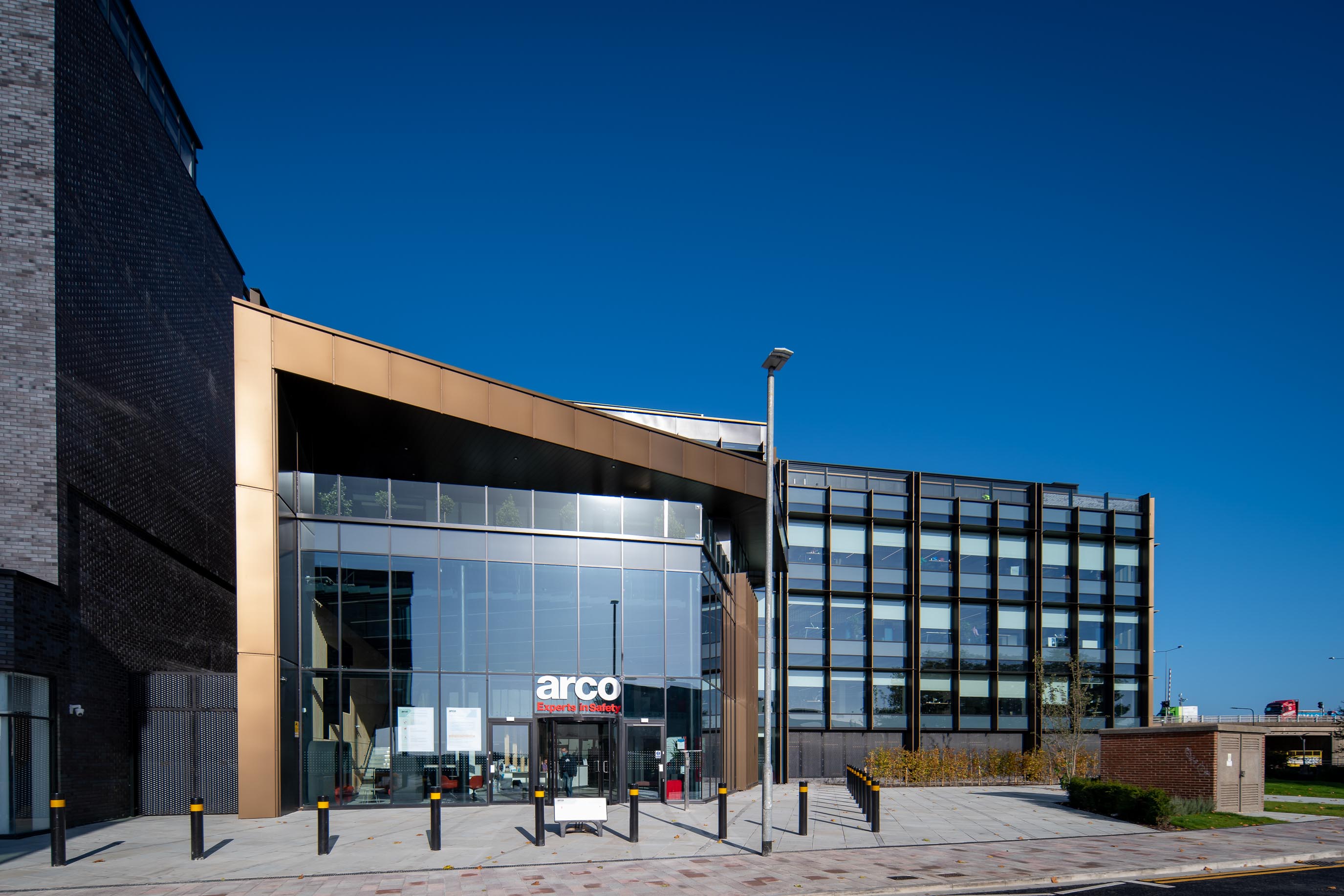 EX30507_5196_ARCO OFFICE_COMMERCIAL_ARCHITECTURAL FACADE_PRO_HULL_5STAR-19