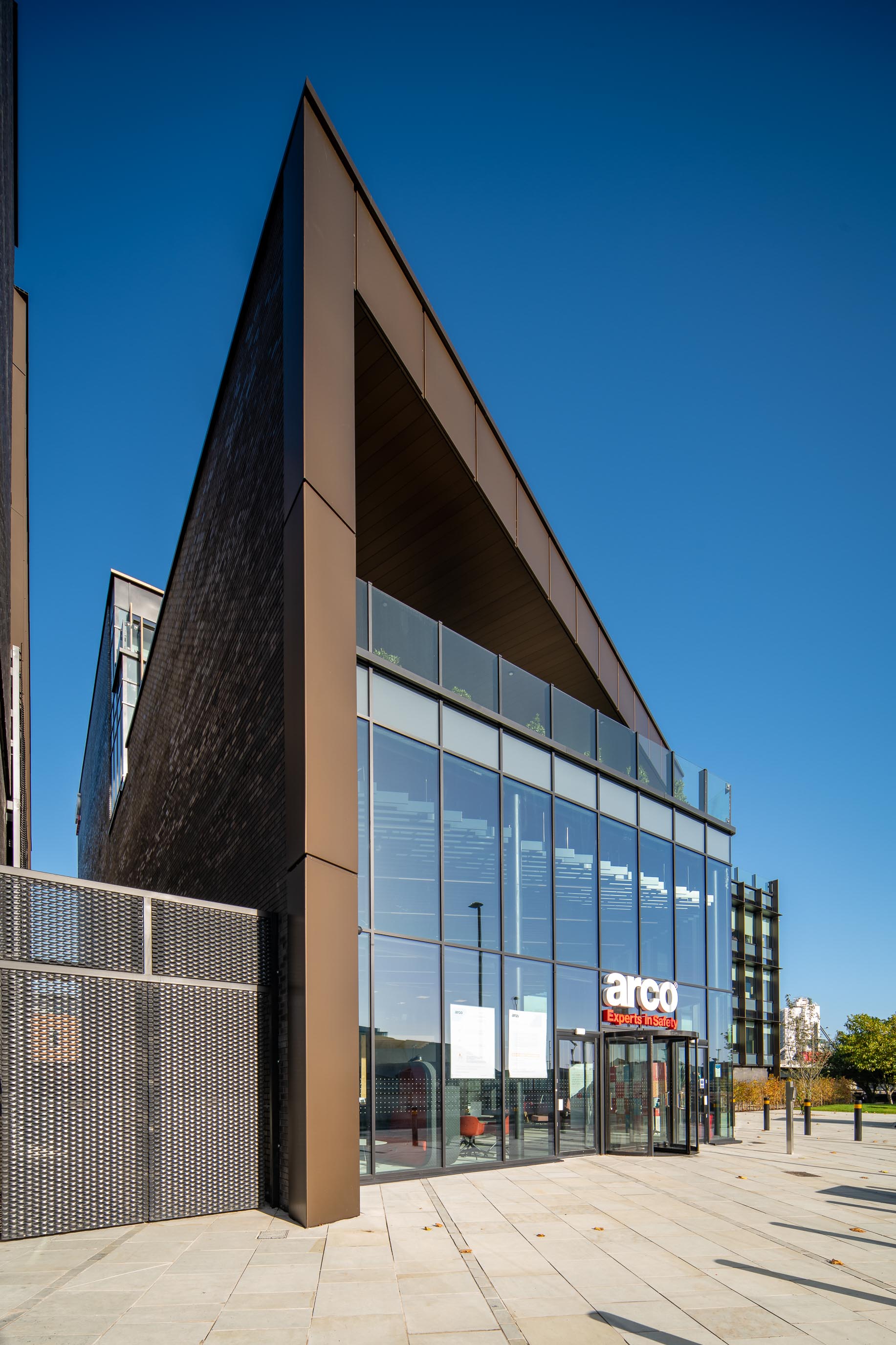 EX30507_5196_ARCO OFFICE_COMMERCIAL_ARCHITECTURAL FACADE_PRO_HULL_5STAR-20