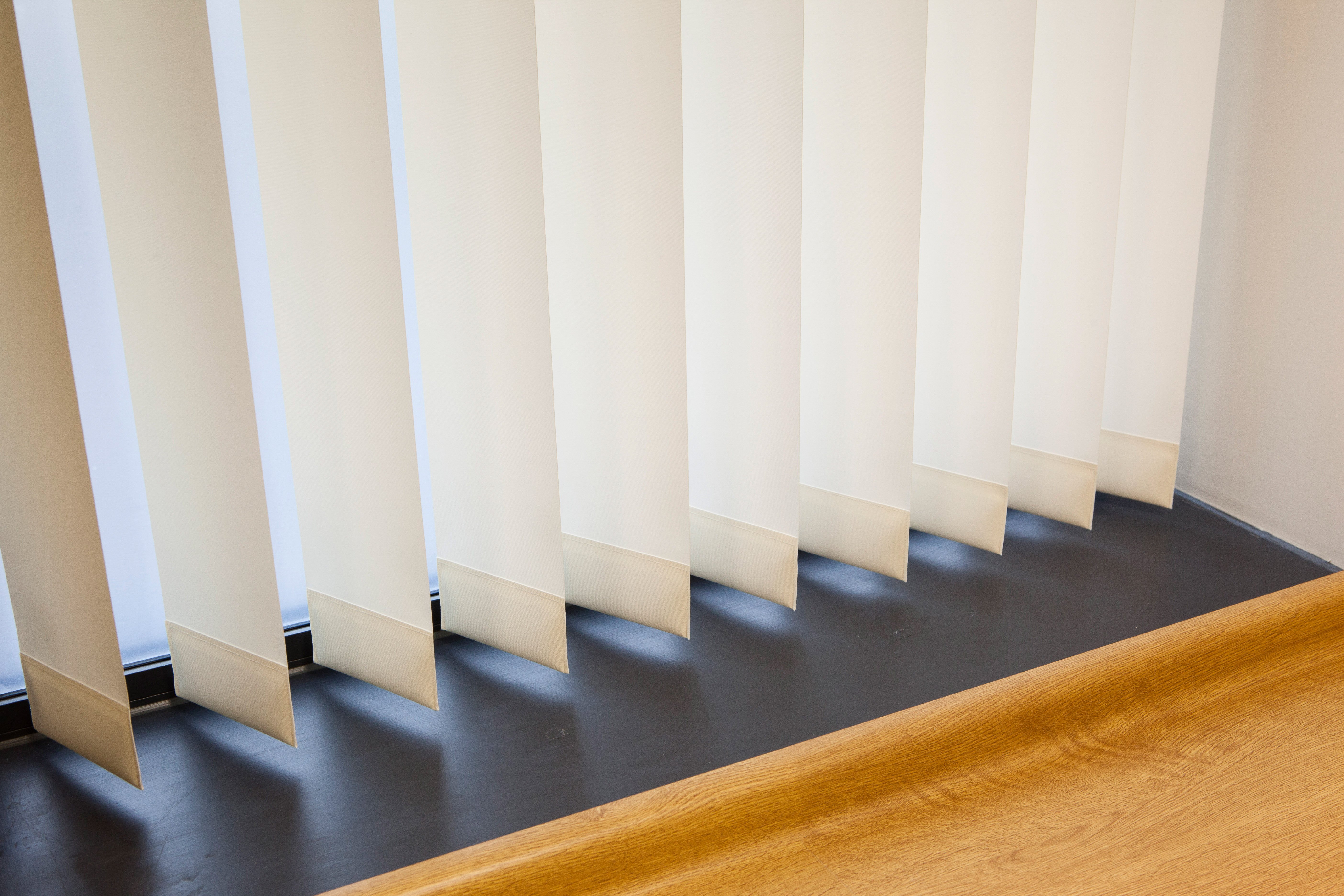 HEALTH INSTITUTE_HOSPITAL_INTERNAL BLINDS-SOLAIRE-CUBICLE TRACKING_PRO_BLACKBURN_4STAR (1)