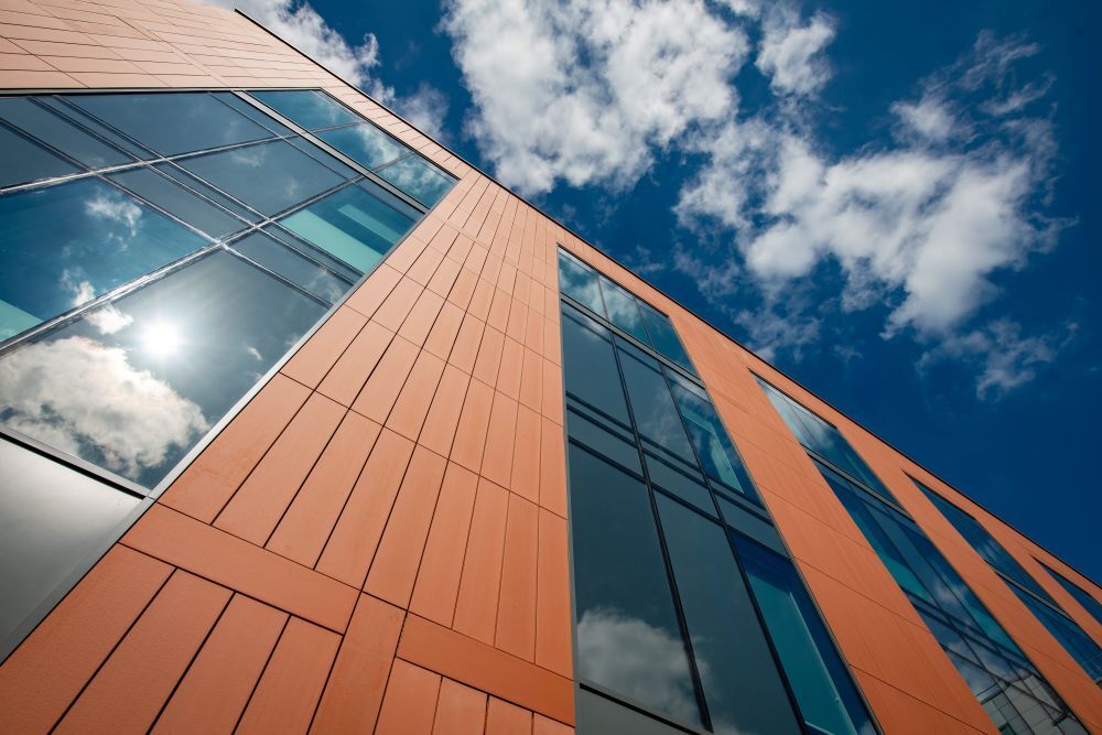 EX29567_5487_ROYAL_OLDHAM_HOSPITAL_RAINSCREEN_CLADDING_PRO_OLDHAM_3STAR-13