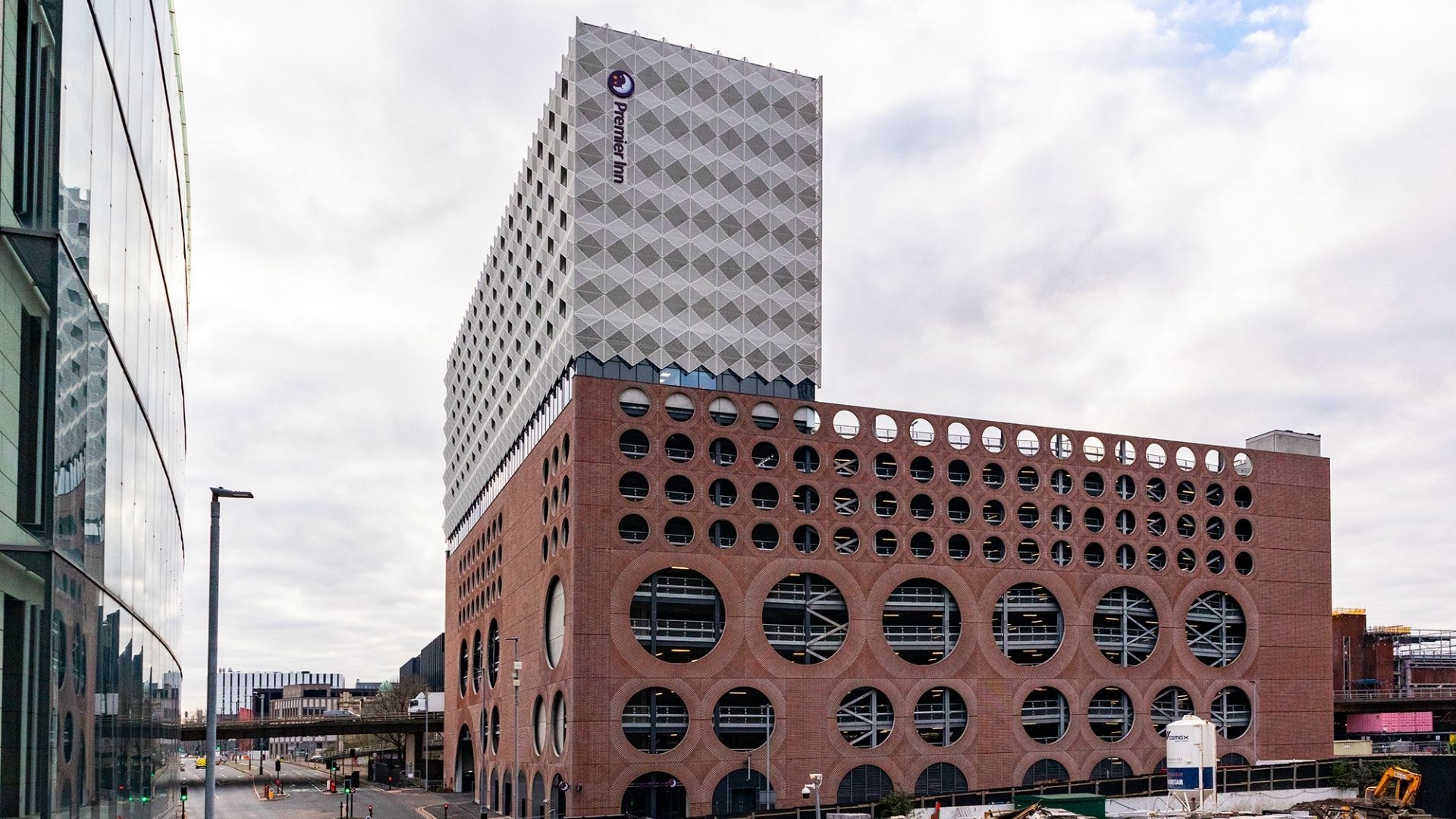 PREMIER INN CIRCLE SQUARE 1920 x 1080 px (1)