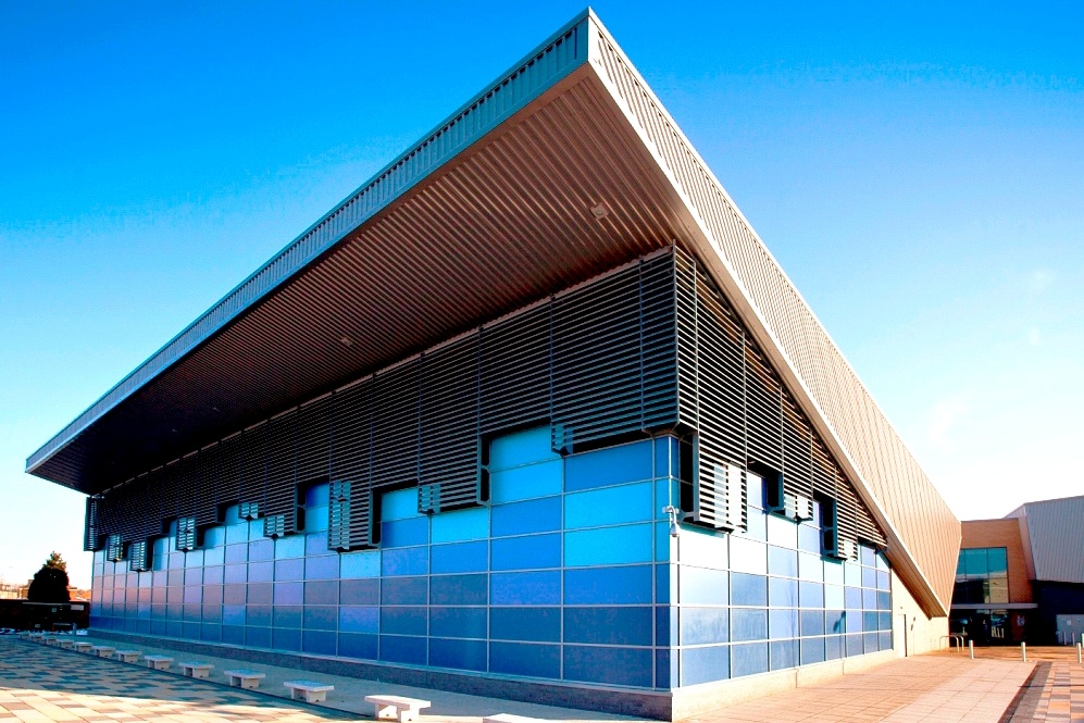 Aluminium louvres Protect Swimmers At Leisure Centre | Maple